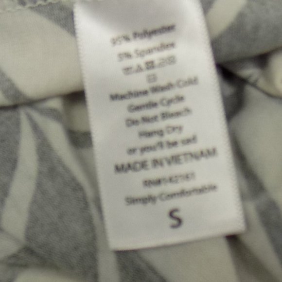 LuLaRoe Irma Black/White Print Tunic Top Size Small - Picture 5 of 7